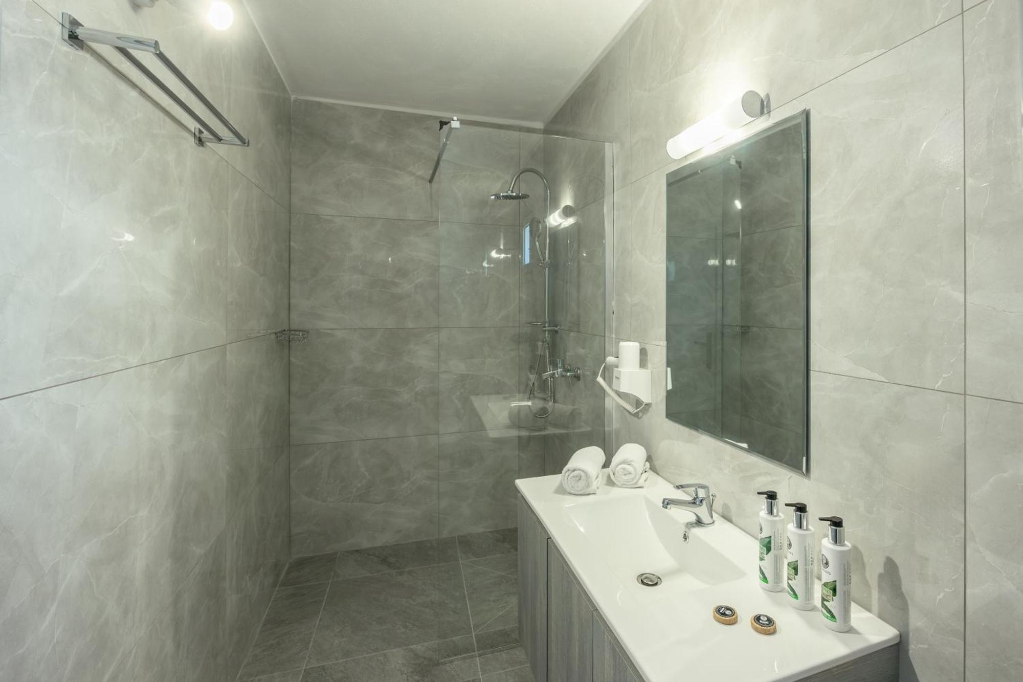 Thermes Luxury Villas And Spa (Adults Only) Megalochori  Zewnętrze zdjęcie